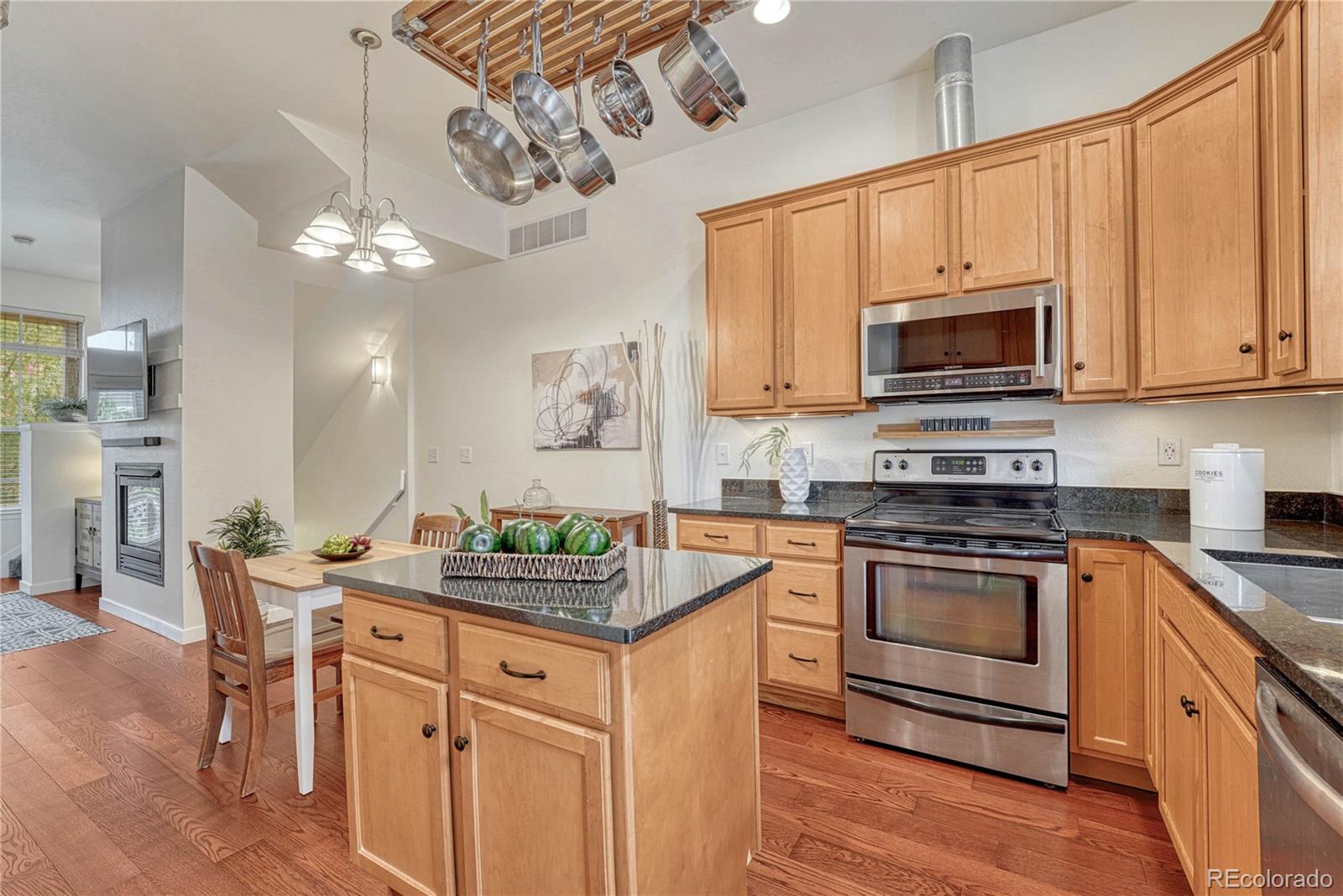 MLS Image #12 for 7711 e 28th place,denver, Colorado