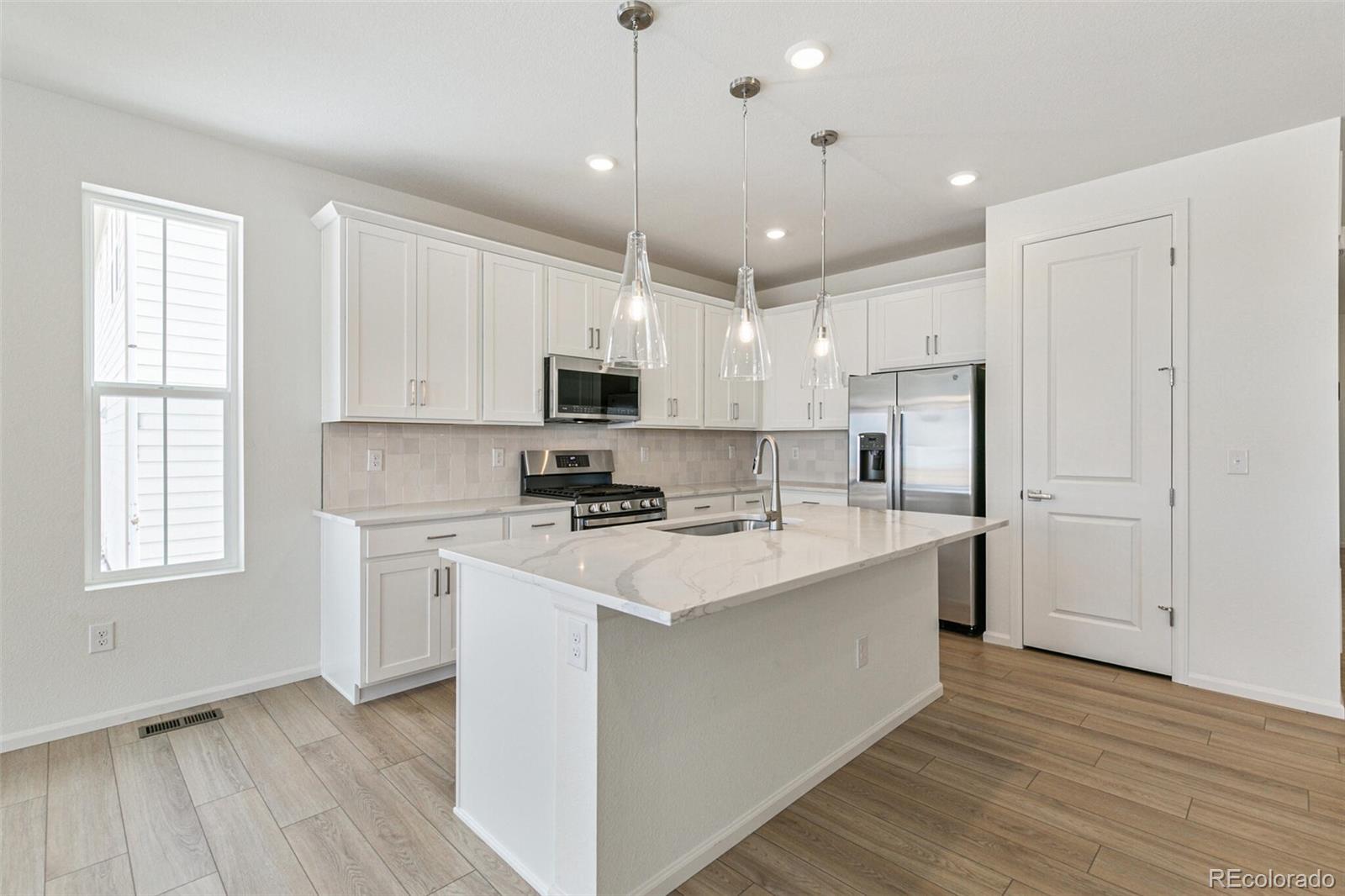 MLS Image #11 for 6187 e 155th place,thornton, Colorado