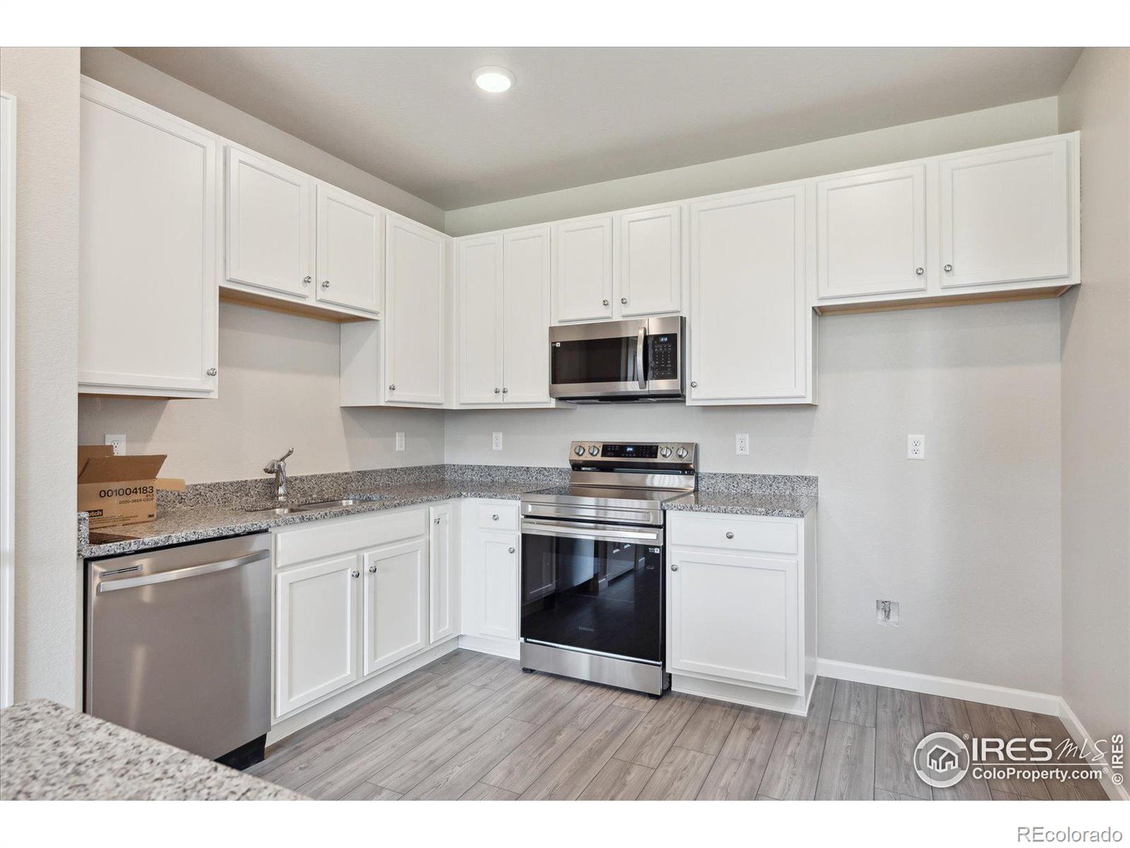 MLS Image #3 for 226  shoveler way,johnstown, Colorado