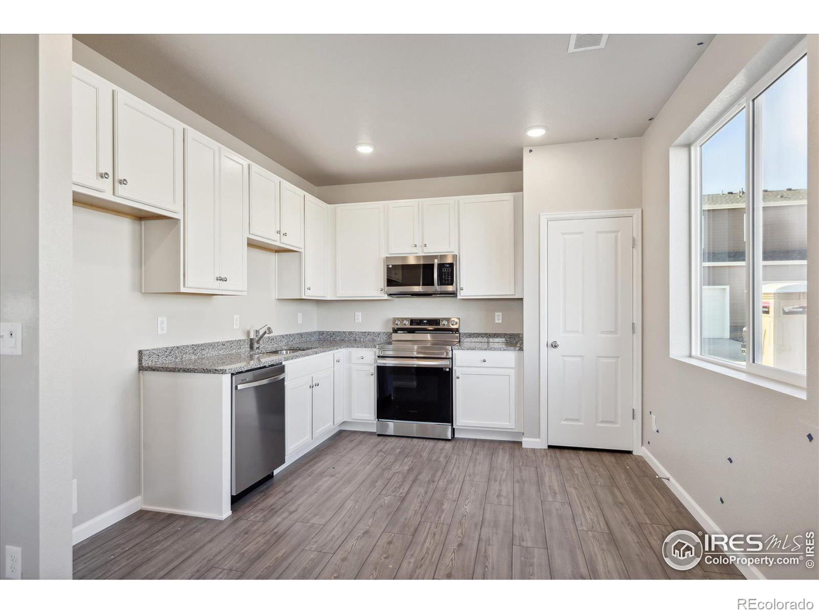 MLS Image #6 for 233  shoveler way,johnstown, Colorado