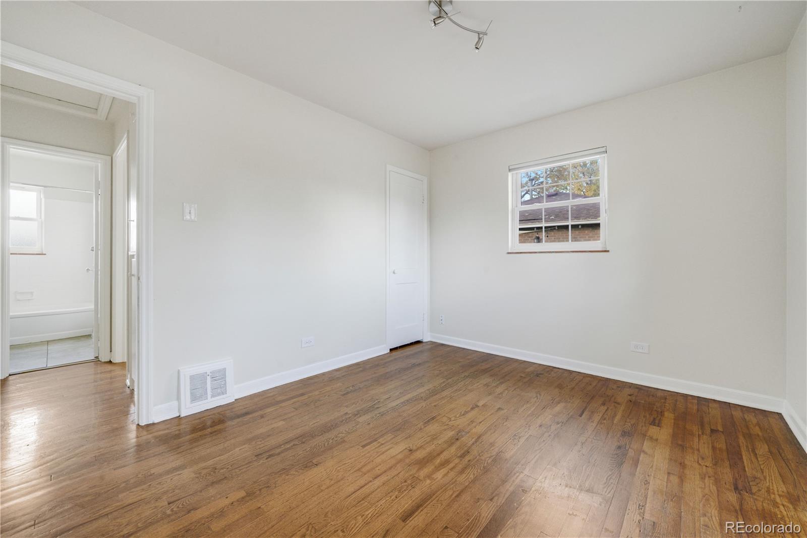 MLS Image #11 for 3241  niagara street,denver, Colorado