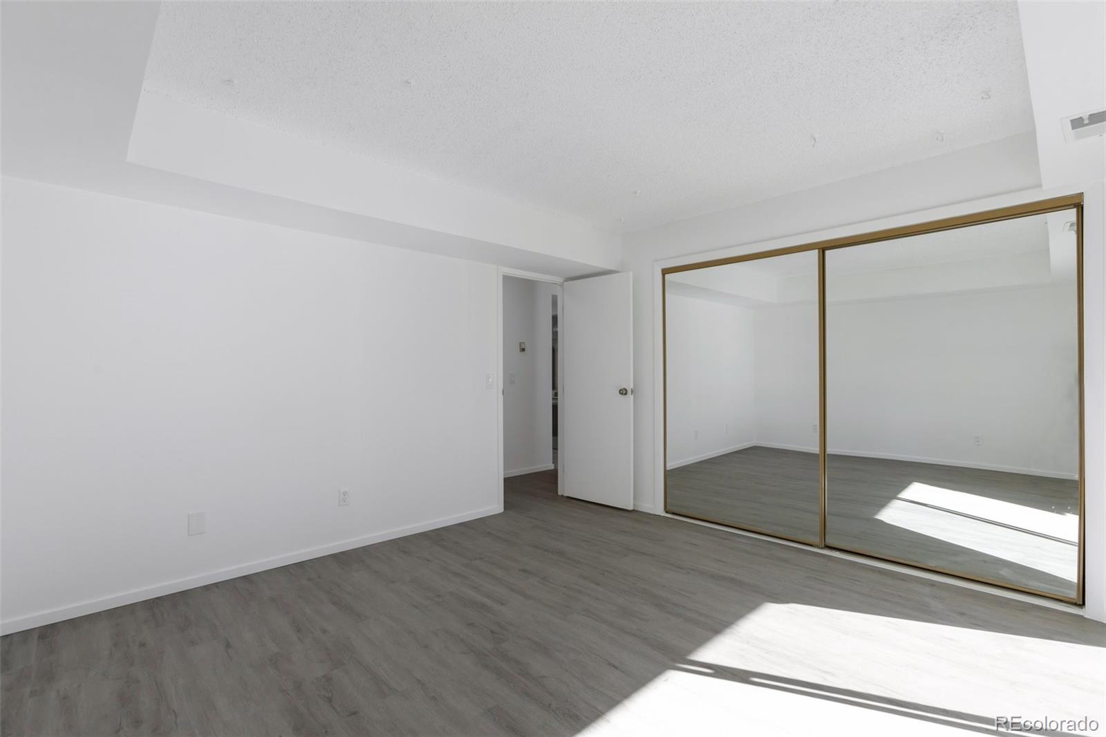 MLS Image #5 for 14467 e 1st drive b09,aurora, Colorado
