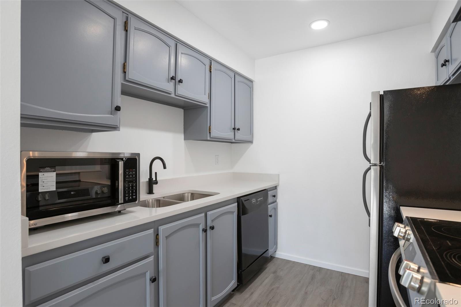 MLS Image #8 for 14467 e 1st drive b09,aurora, Colorado