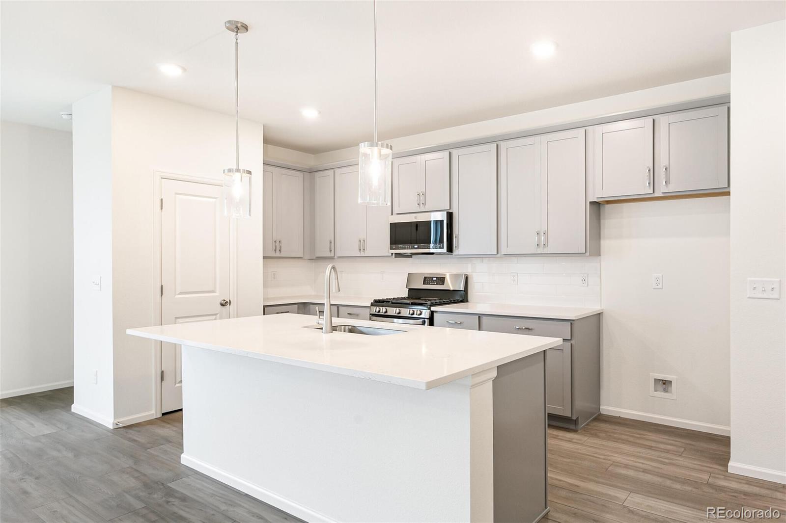 MLS Image #11 for 9310  bahama court,commerce city, Colorado