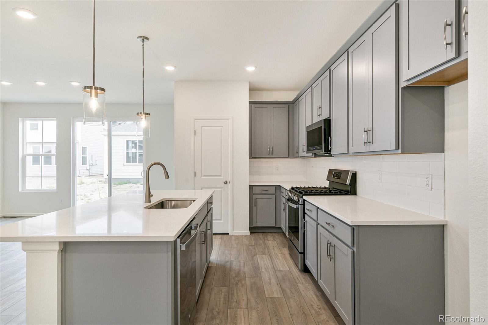 MLS Image #12 for 9310  bahama court,commerce city, Colorado