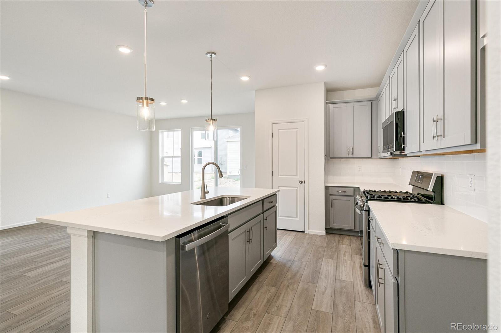 MLS Image #13 for 9310  bahama court,commerce city, Colorado