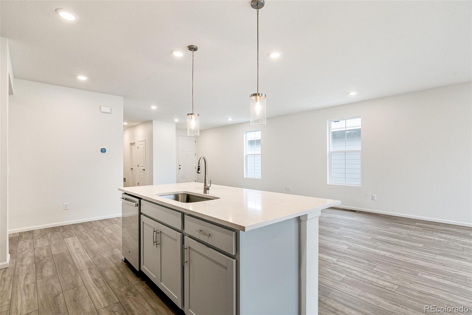 MLS Image #14 for 9310  bahama court,commerce city, Colorado