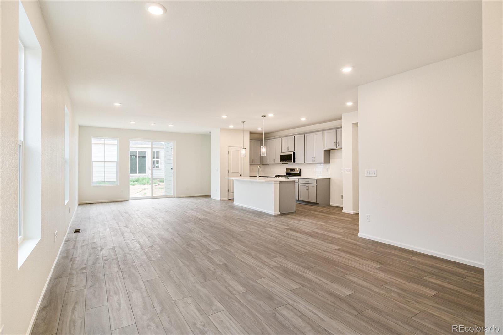 MLS Image #2 for 9310  bahama court,commerce city, Colorado