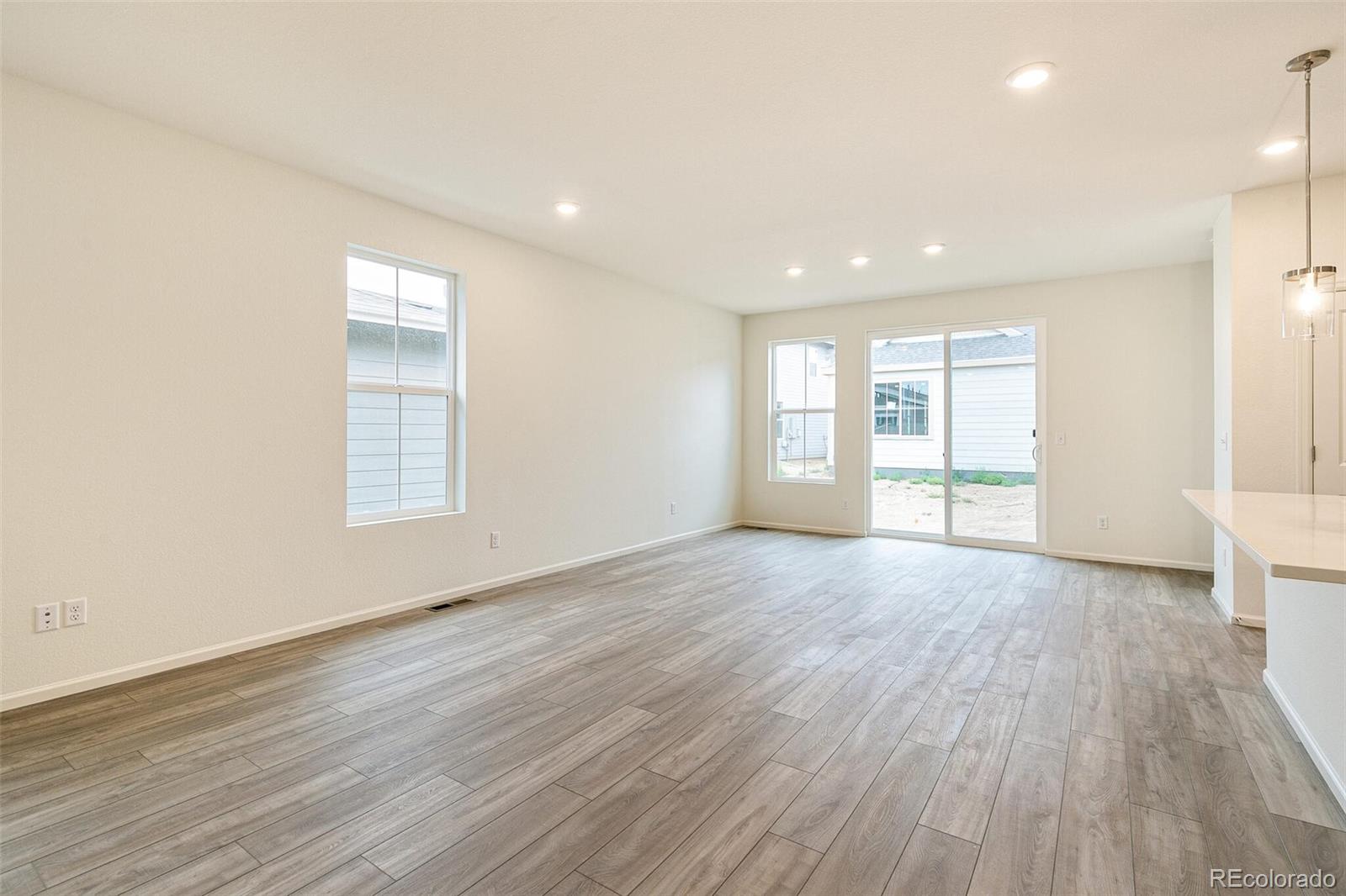 MLS Image #3 for 9310  bahama court,commerce city, Colorado
