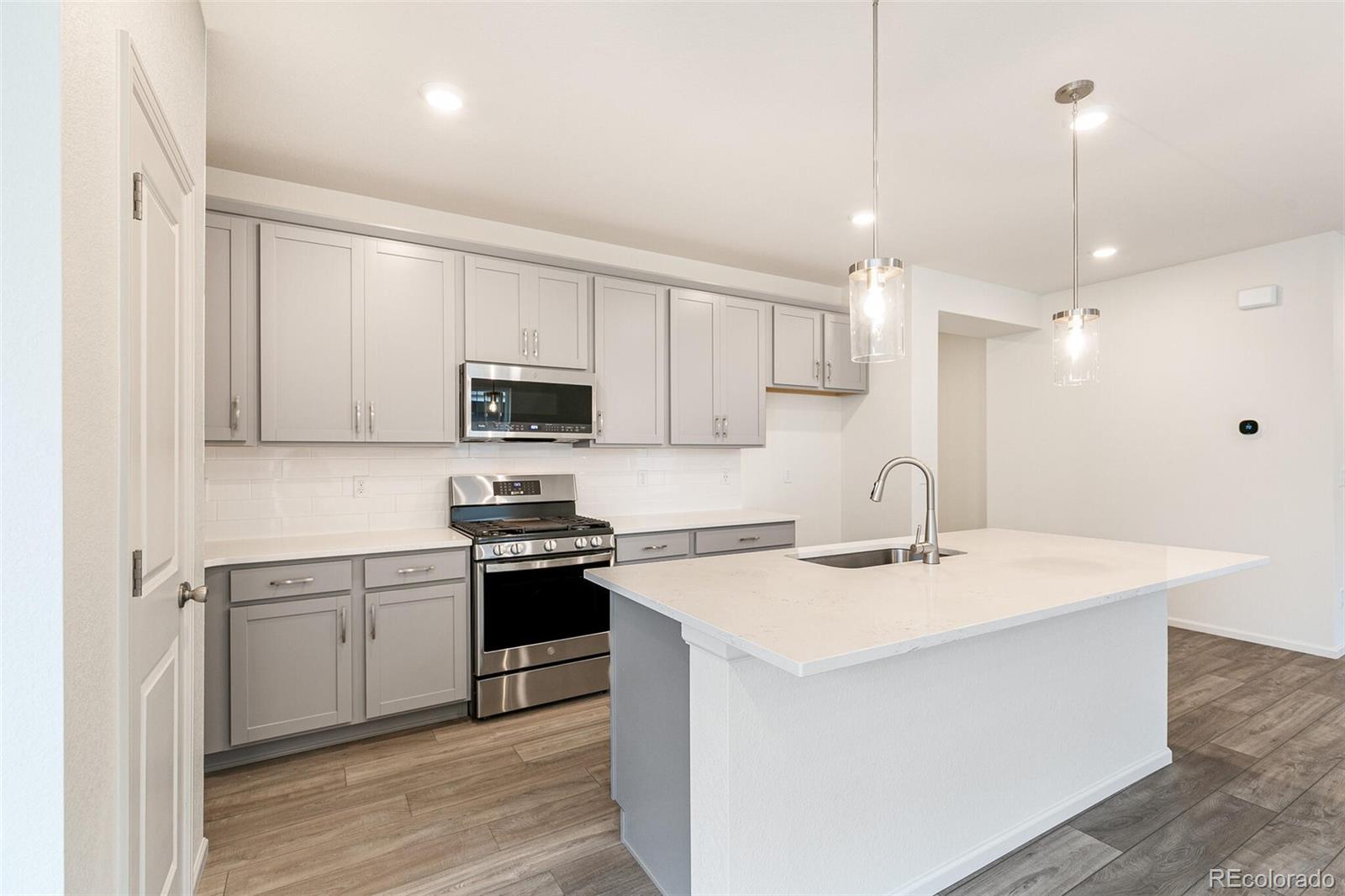 MLS Image #9 for 9310  bahama court,commerce city, Colorado