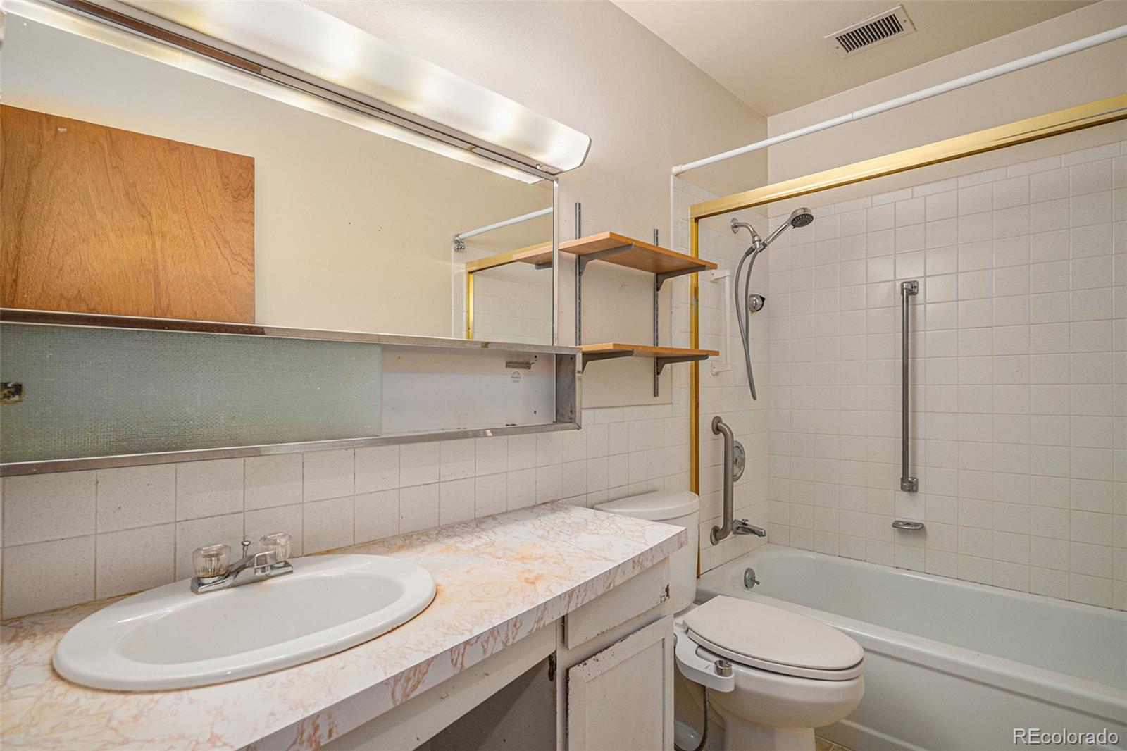 MLS Image #8 for 595 s alton way 5d,denver, Colorado