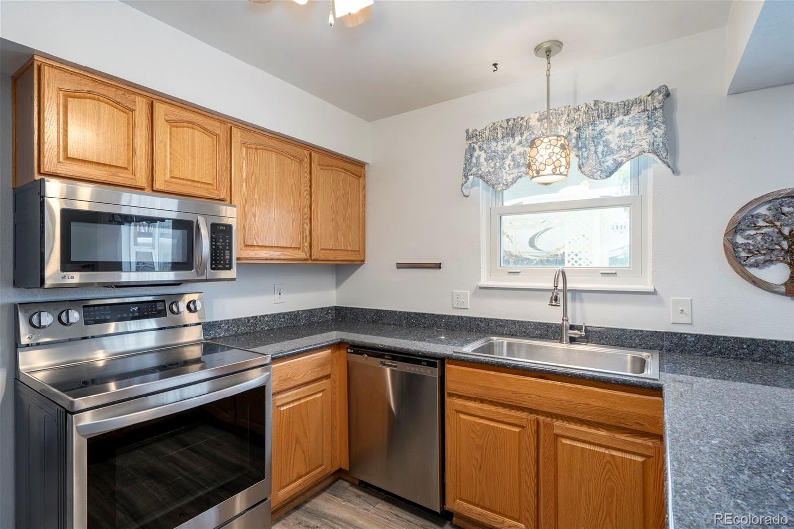 MLS Image #9 for 10021  moore street,broomfield, Colorado