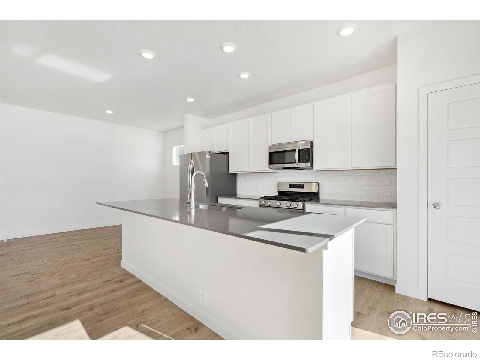 MLS Image #3 for 3704  kenai street,evans, Colorado