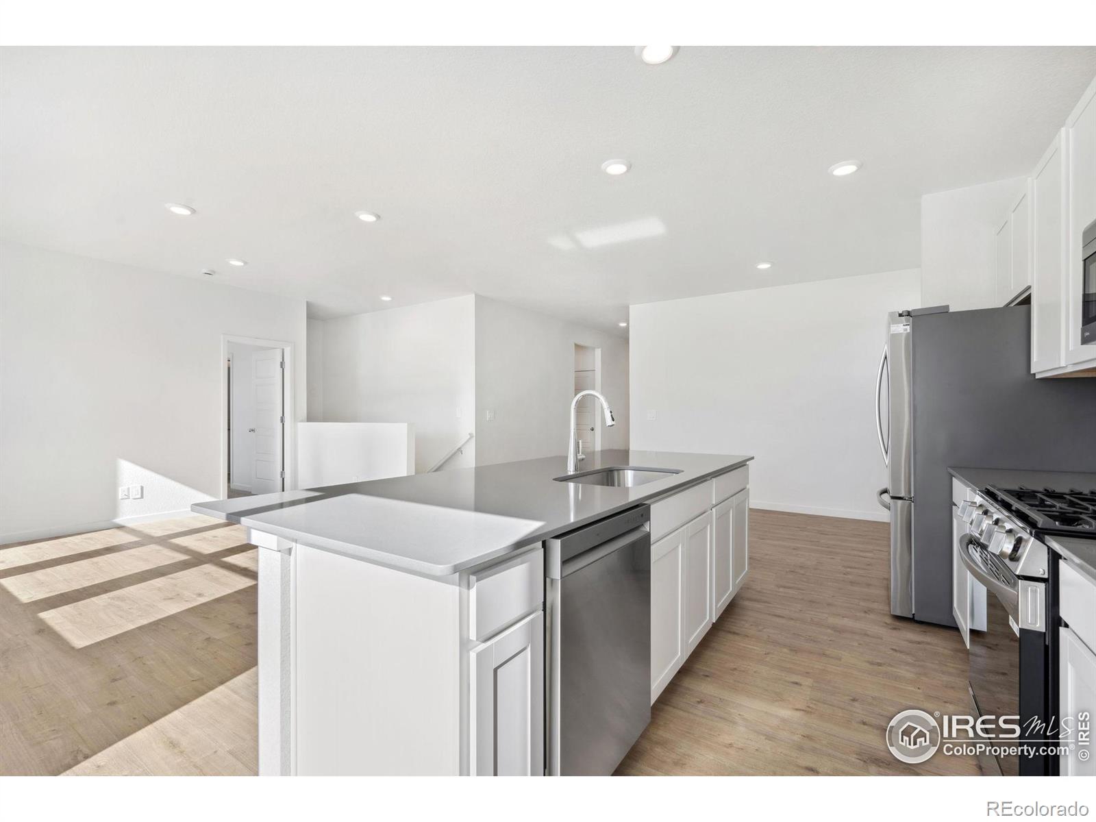 MLS Image #4 for 3704  kenai street,evans, Colorado