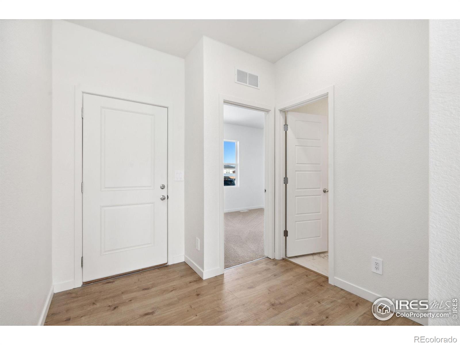 MLS Image #5 for 3704  kenai street,evans, Colorado