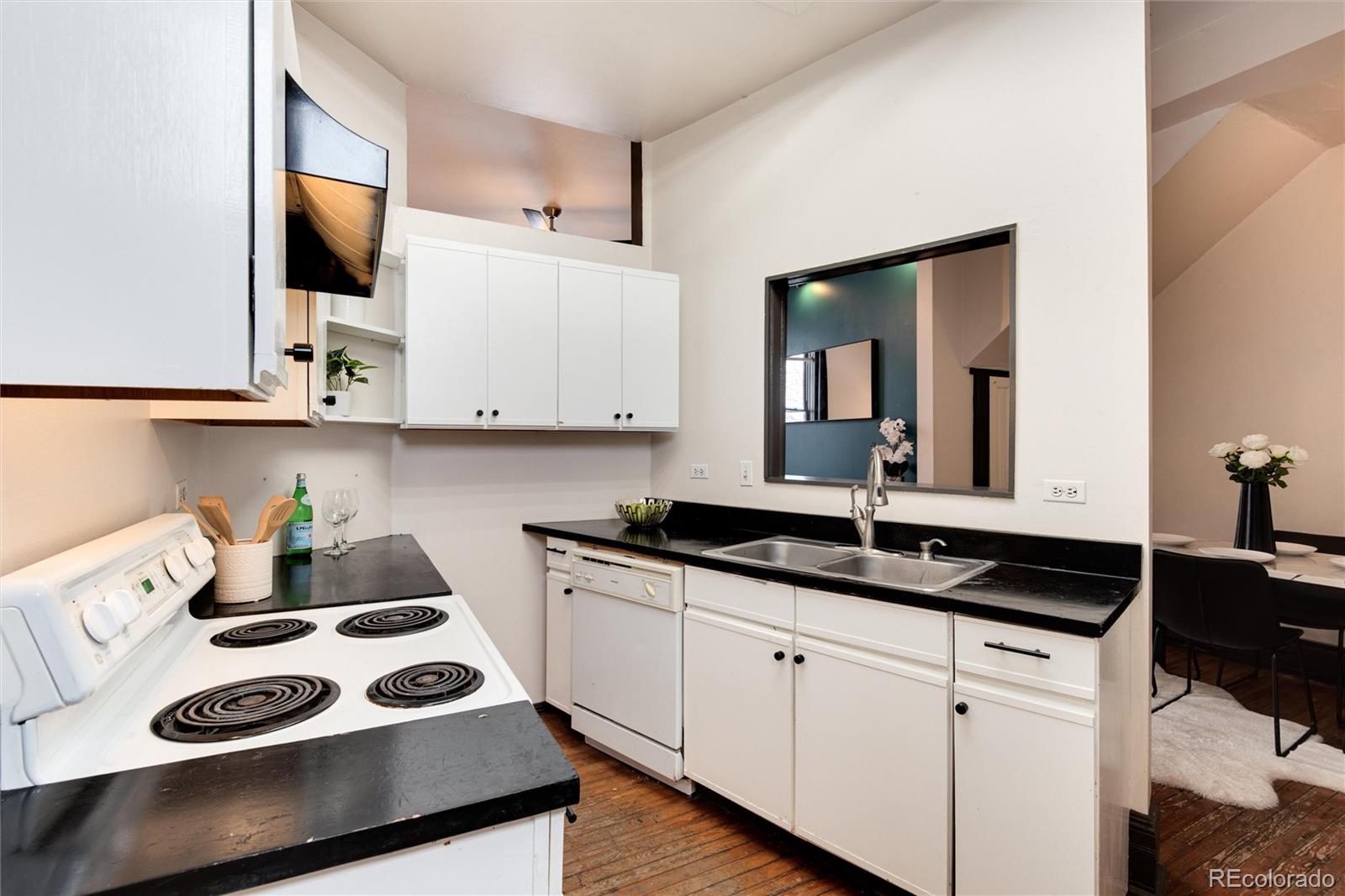 MLS Image #13 for 811  32nd street,denver, Colorado