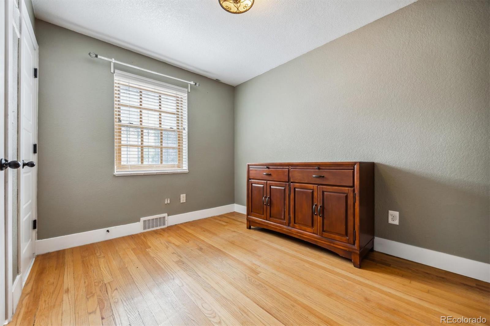 MLS Image #23 for 1565  hudson street,denver, Colorado