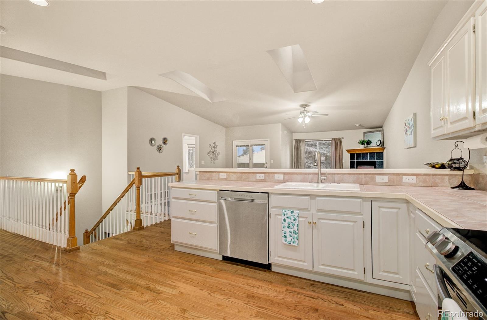 MLS Image #8 for 226  luxury lane,colorado springs, Colorado