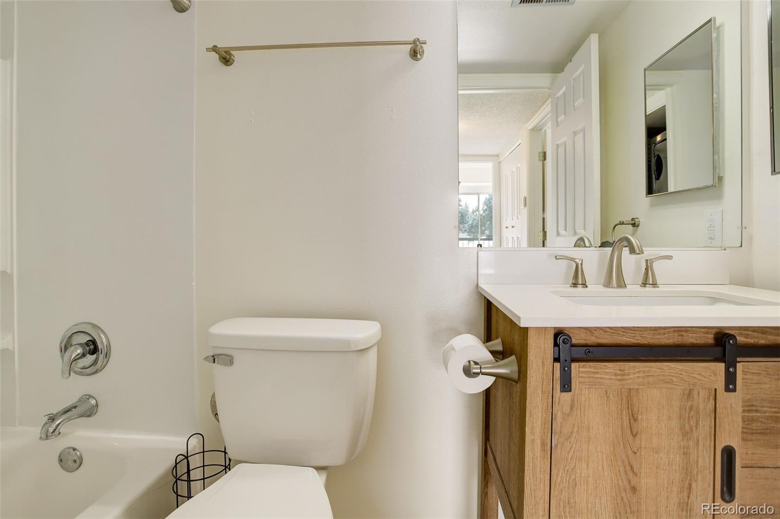 MLS Image #17 for 2575 s syracuse way,denver, Colorado