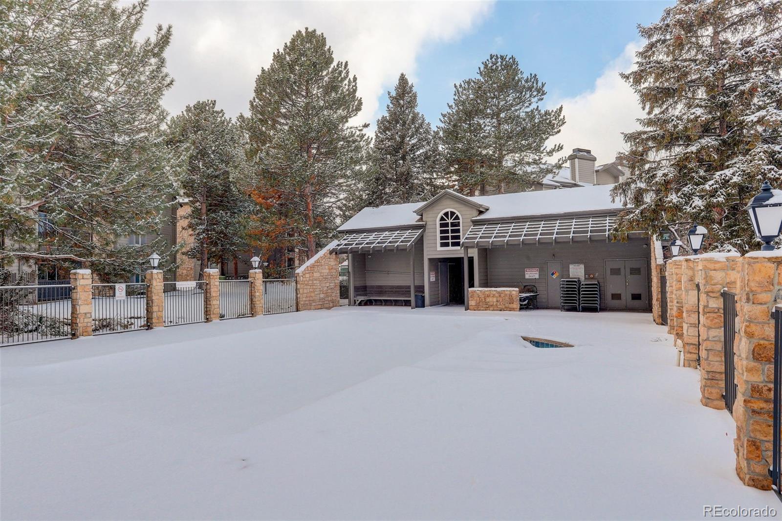 MLS Image #23 for 2575 s syracuse way,denver, Colorado