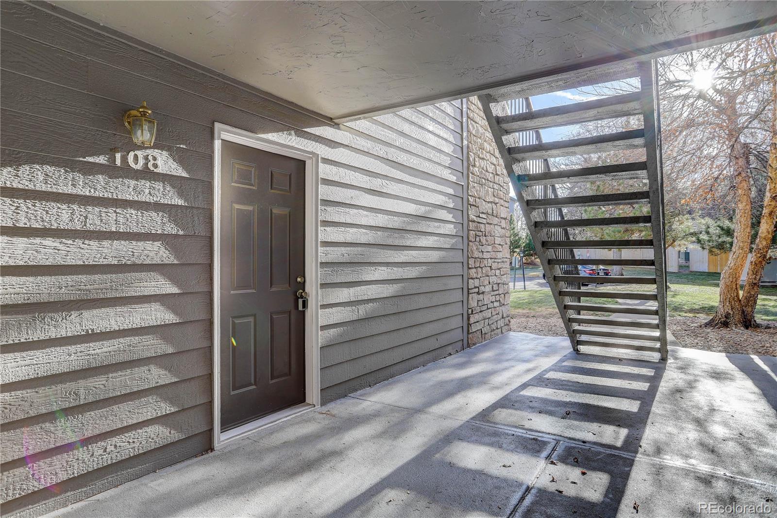 MLS Image #3 for 2575 s syracuse way,denver, Colorado