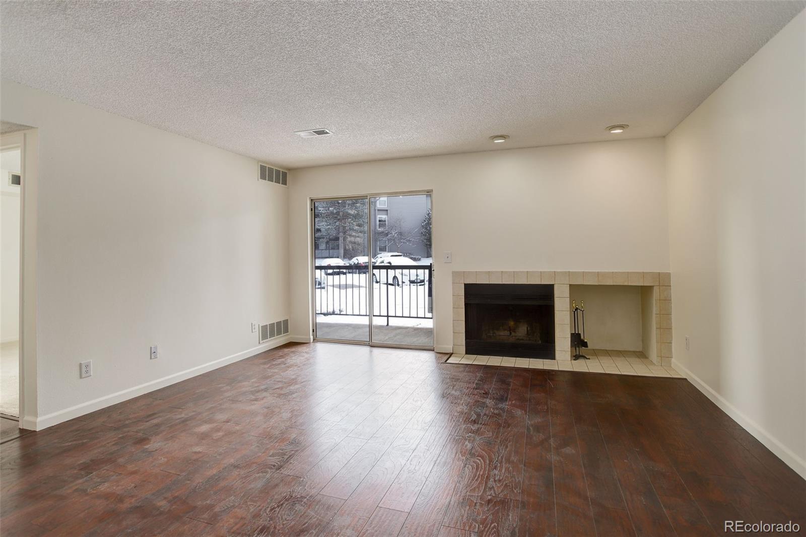 MLS Image #5 for 2575 s syracuse way,denver, Colorado