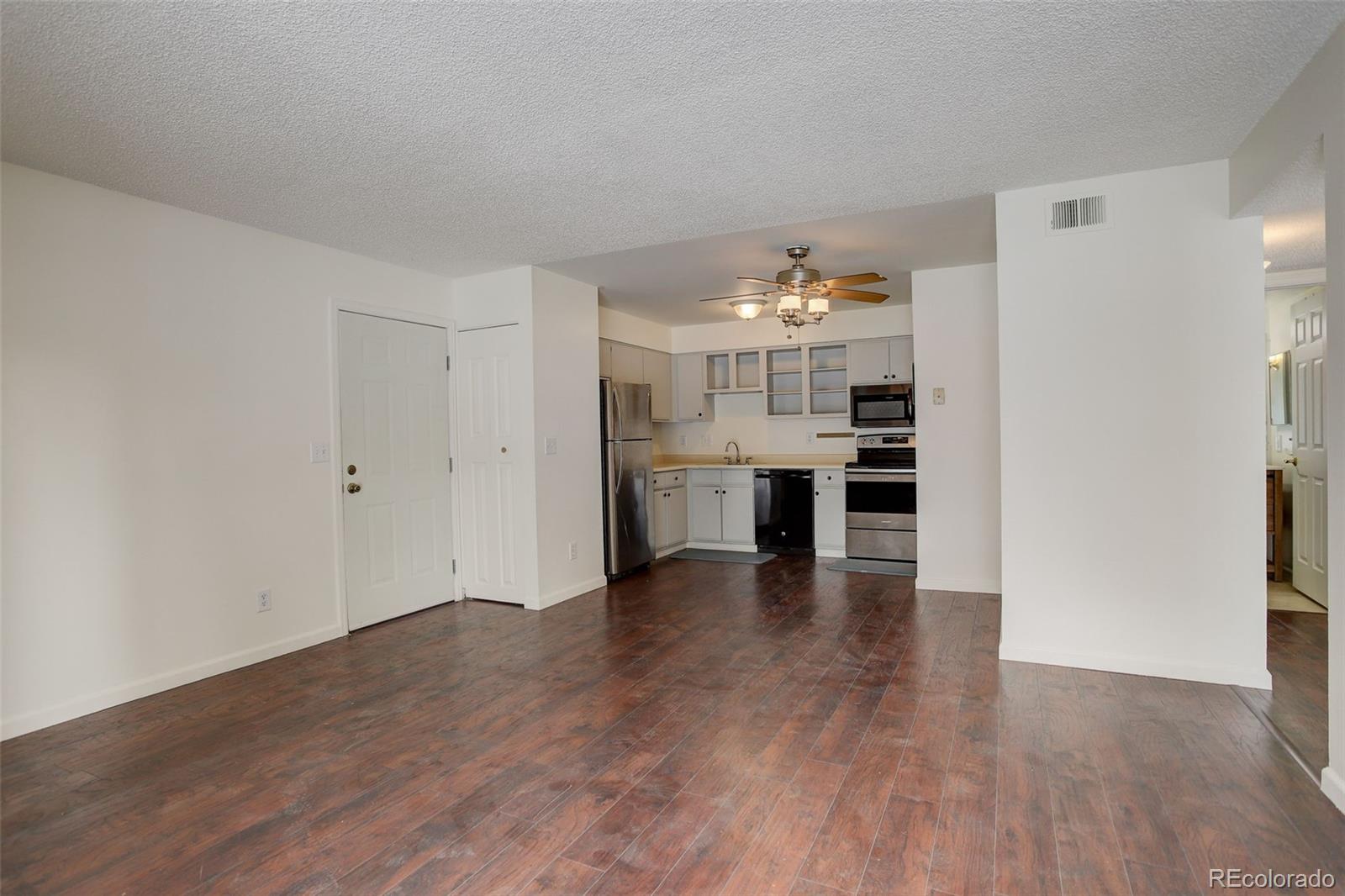 MLS Image #7 for 2575 s syracuse way,denver, Colorado