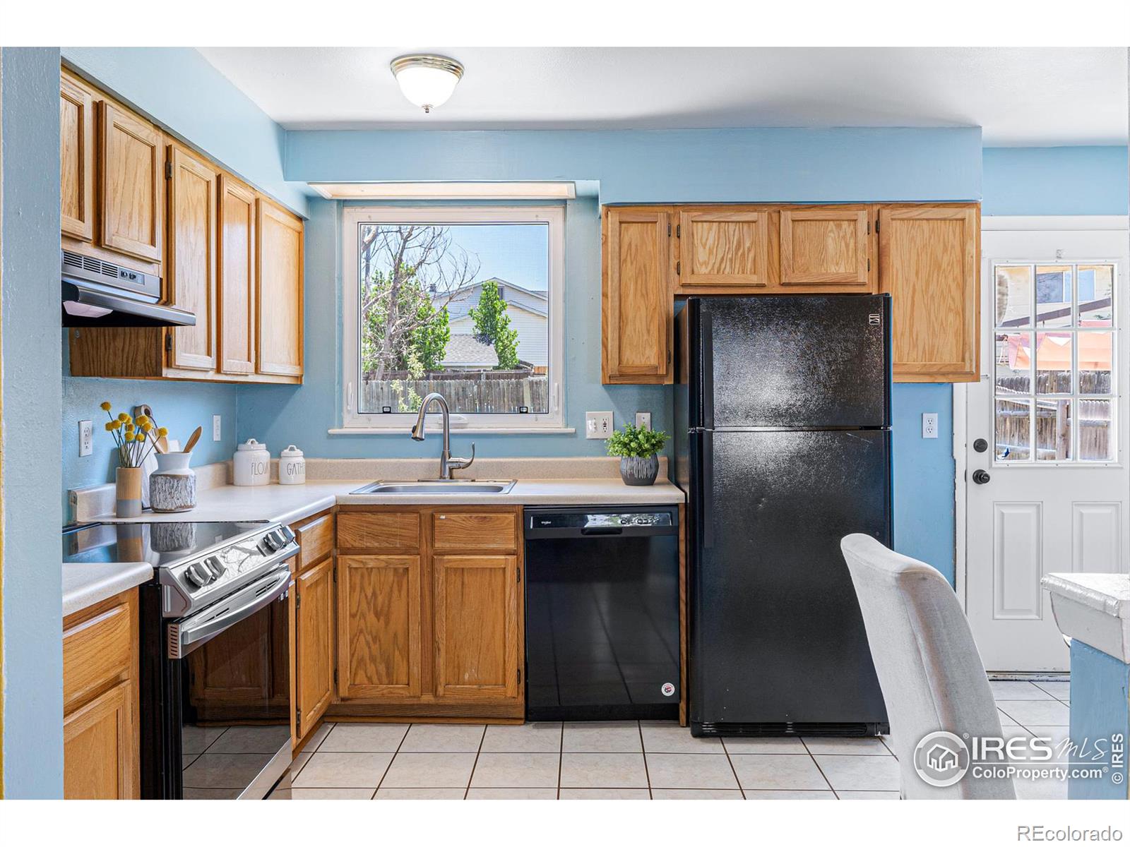 MLS Image #12 for 15682 e colorado avenue,aurora, Colorado