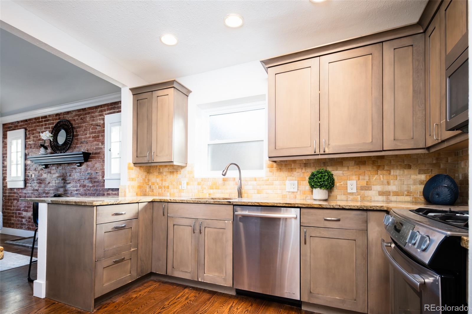 MLS Image #9 for 1317  clermont street,denver, Colorado