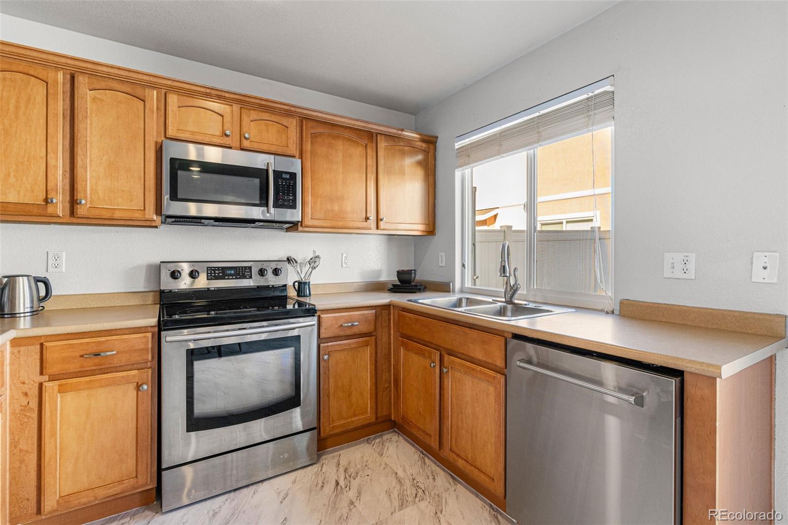 MLS Image #13 for 19525  robins drive,denver, Colorado
