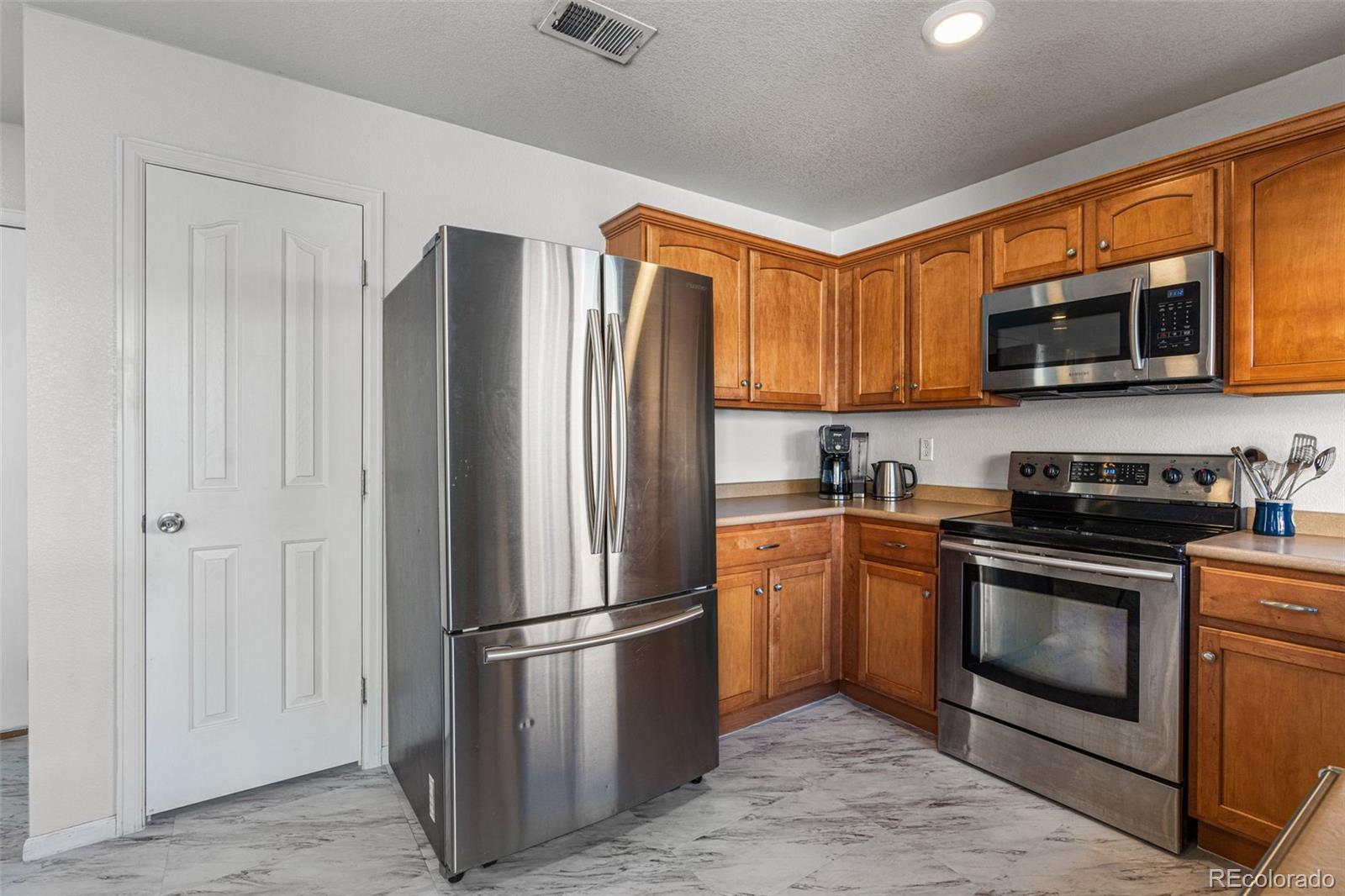 MLS Image #16 for 19525  robins drive,denver, Colorado