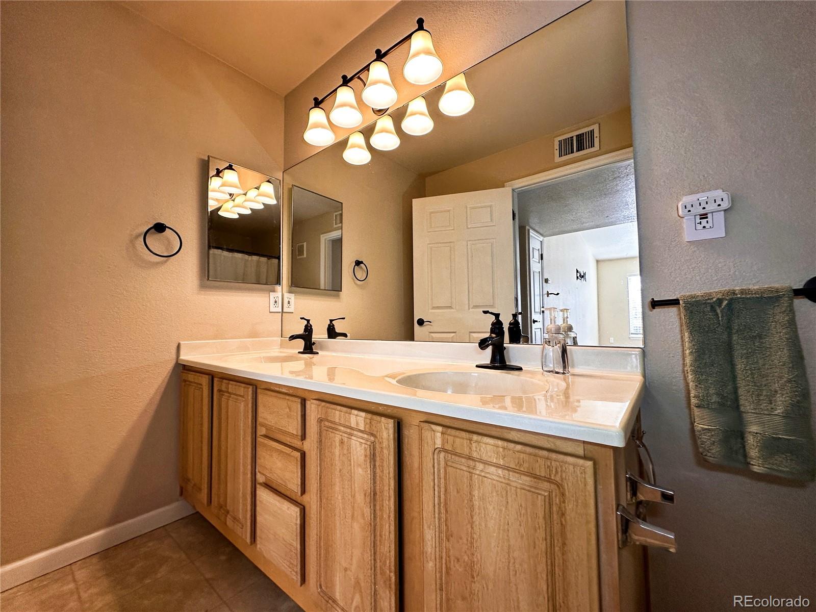 MLS Image #9 for 4875 s balsam way 10-201,littleton, Colorado
