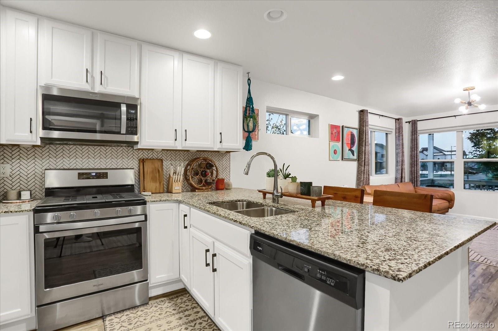 MLS Image #9 for 9349 e 57th place,denver, Colorado