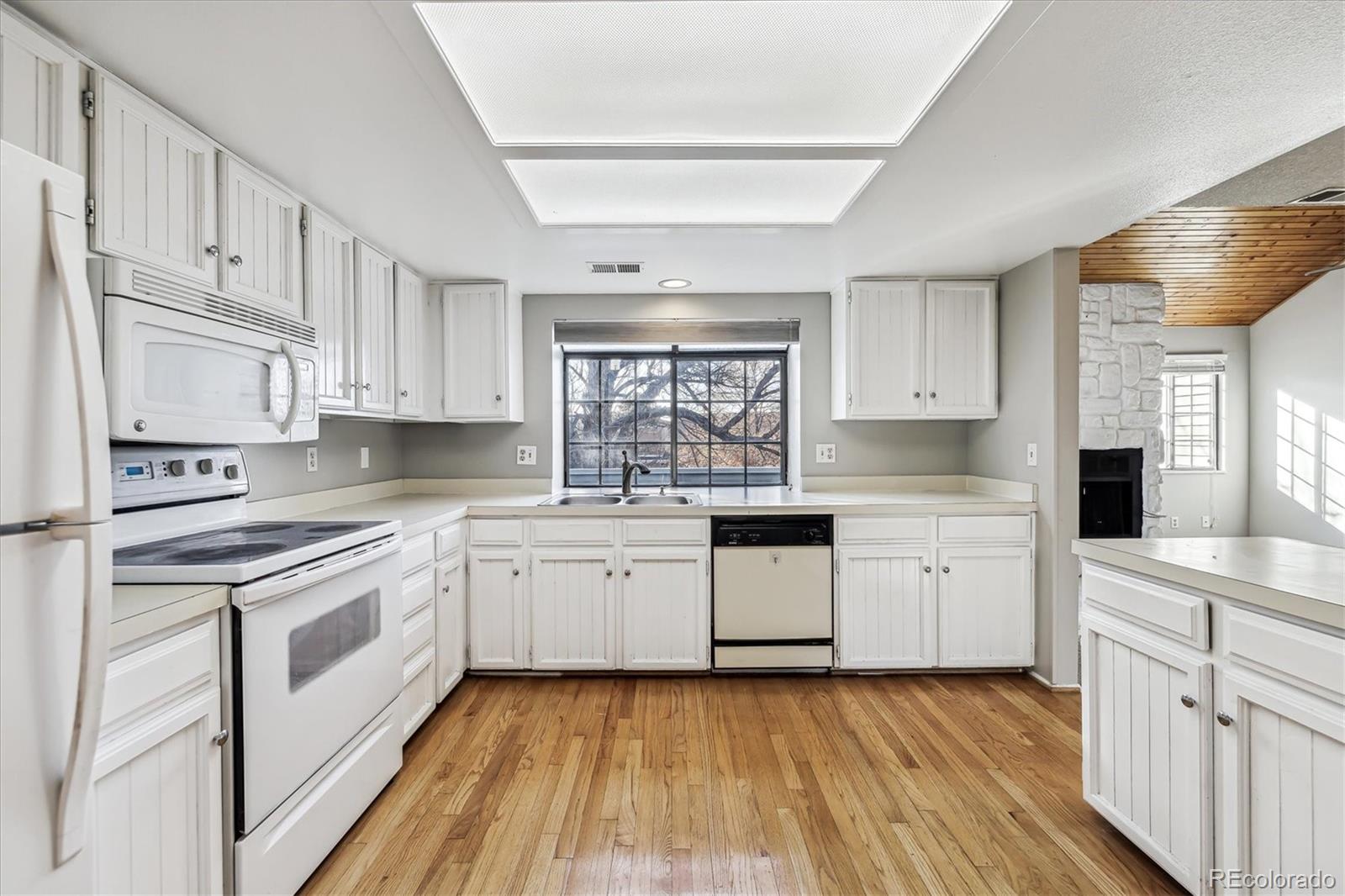 MLS Image #7 for 12602 e warren drive,aurora, Colorado