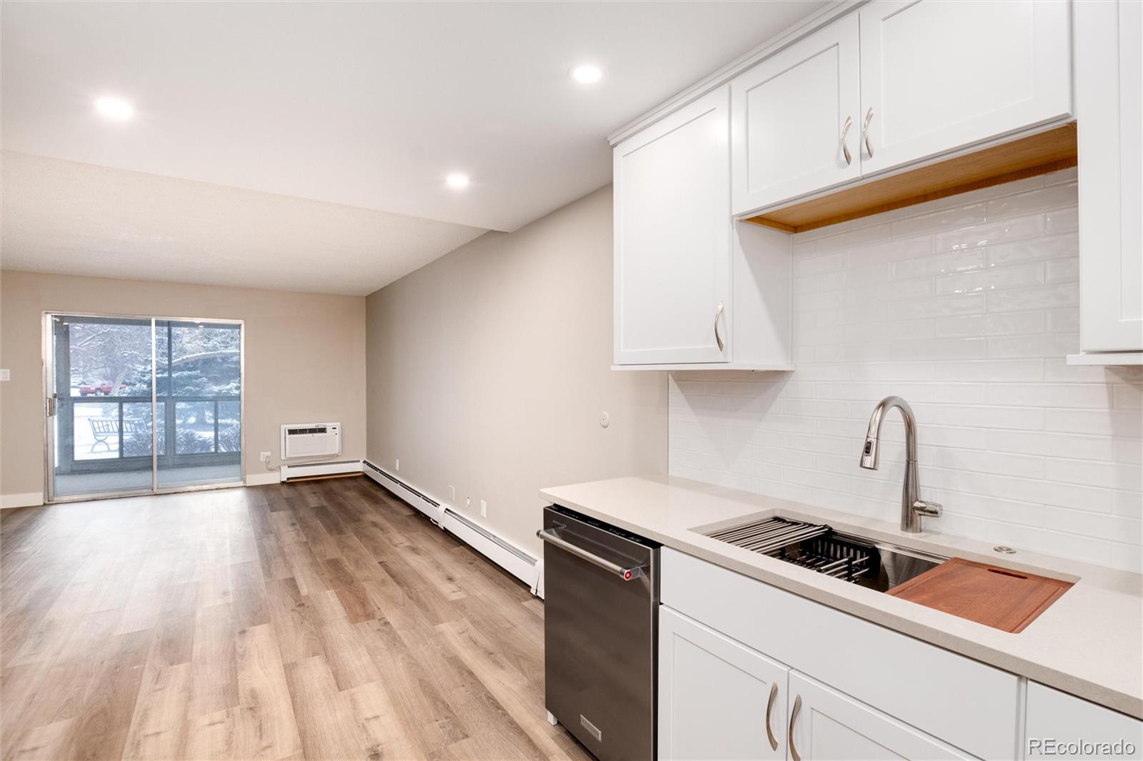 MLS Image #3 for 3144 s wheeling way,aurora, Colorado