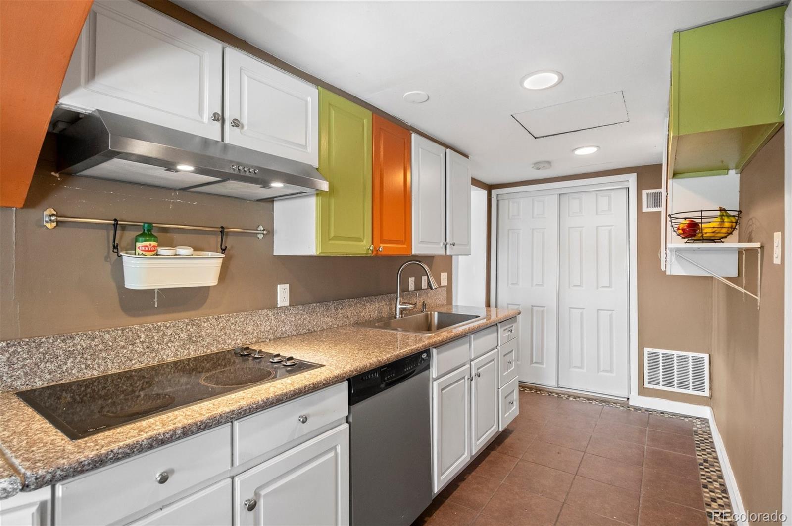 MLS Image #11 for 2443 w college avenue,denver, Colorado