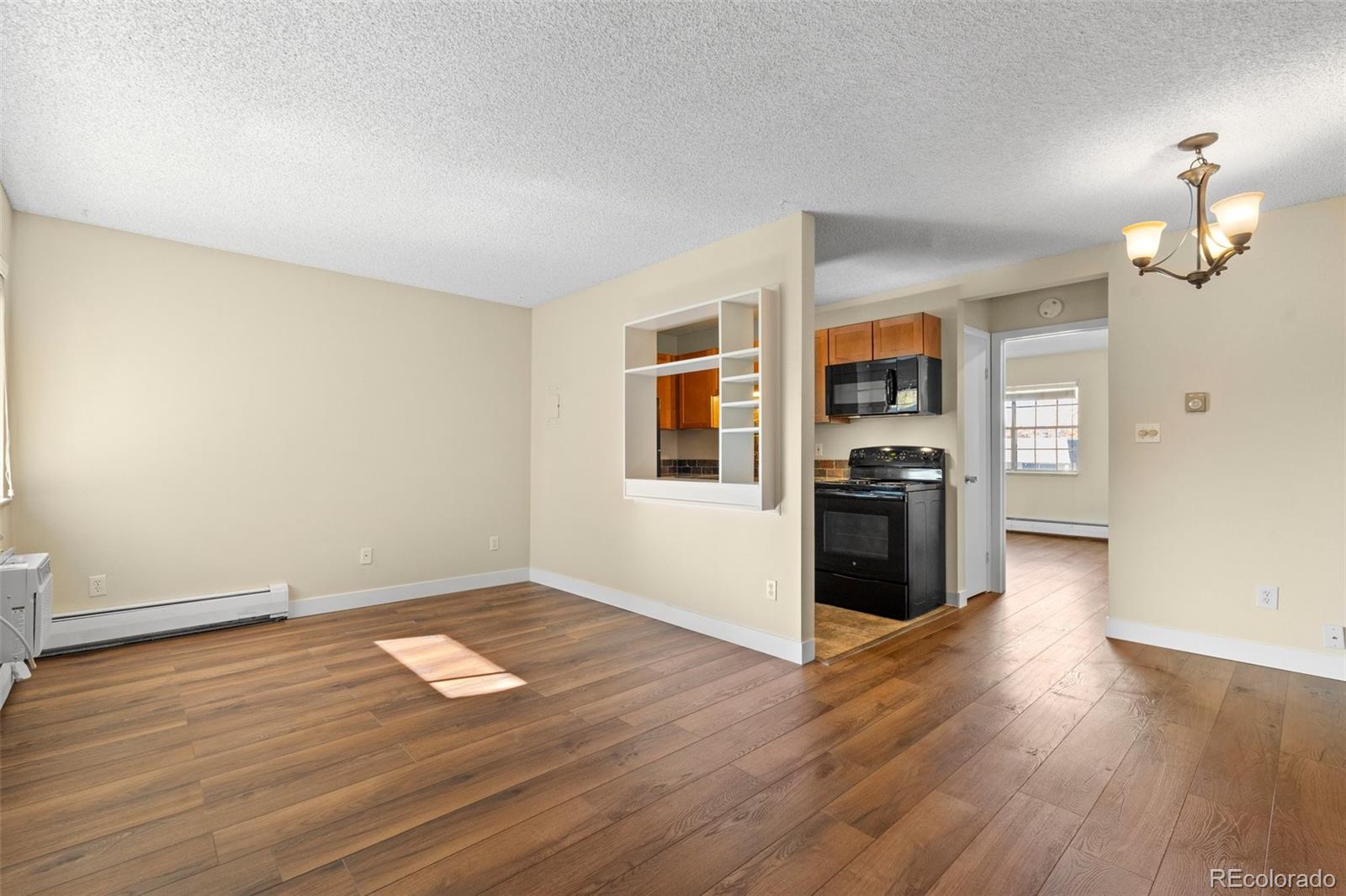 MLS Image #6 for 5995 e iliff avenue,denver, Colorado