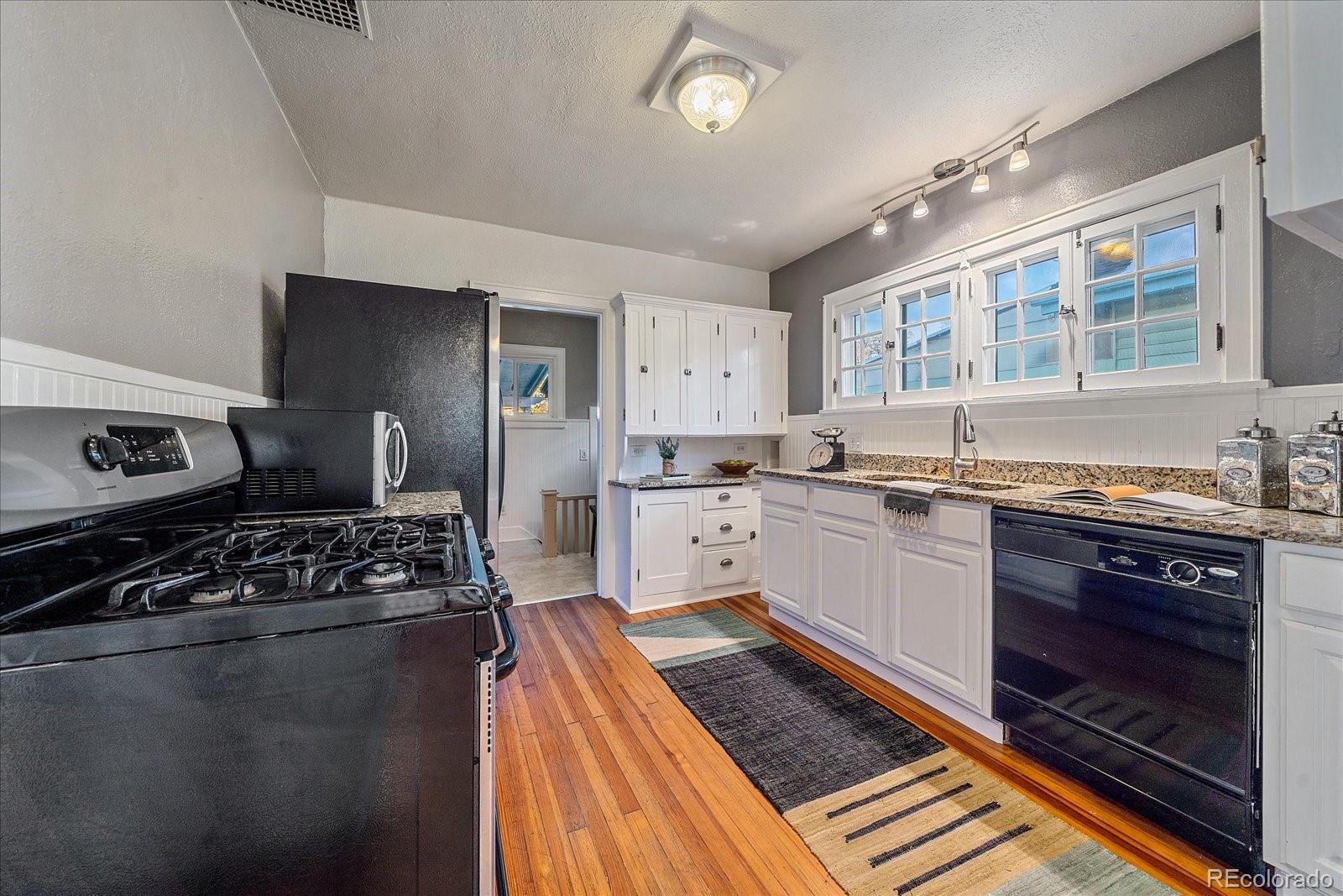 MLS Image #10 for 3970  sheridan boulevard,denver, Colorado