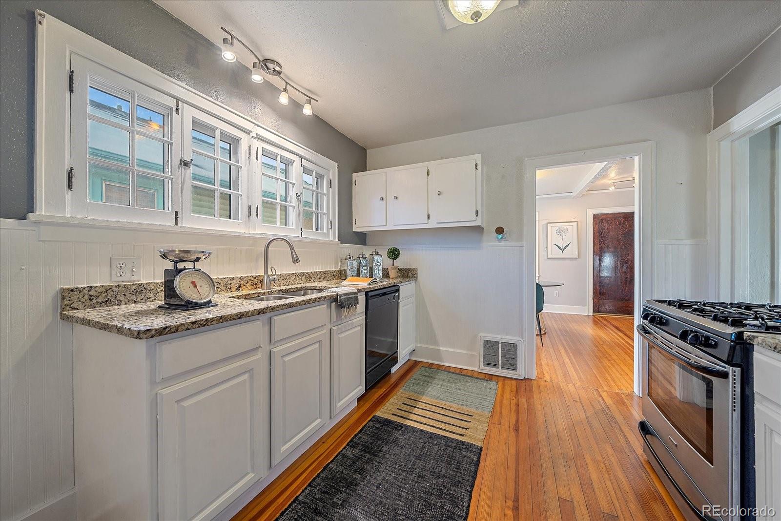 MLS Image #11 for 3970  sheridan boulevard,denver, Colorado