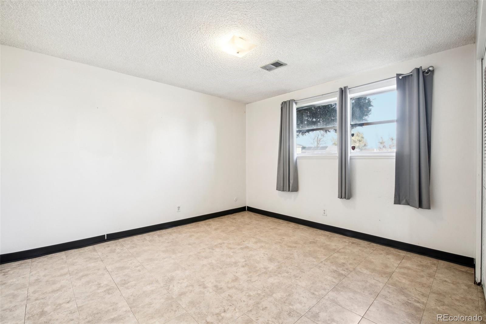 MLS Image #23 for 13300  andrews drive,denver, Colorado