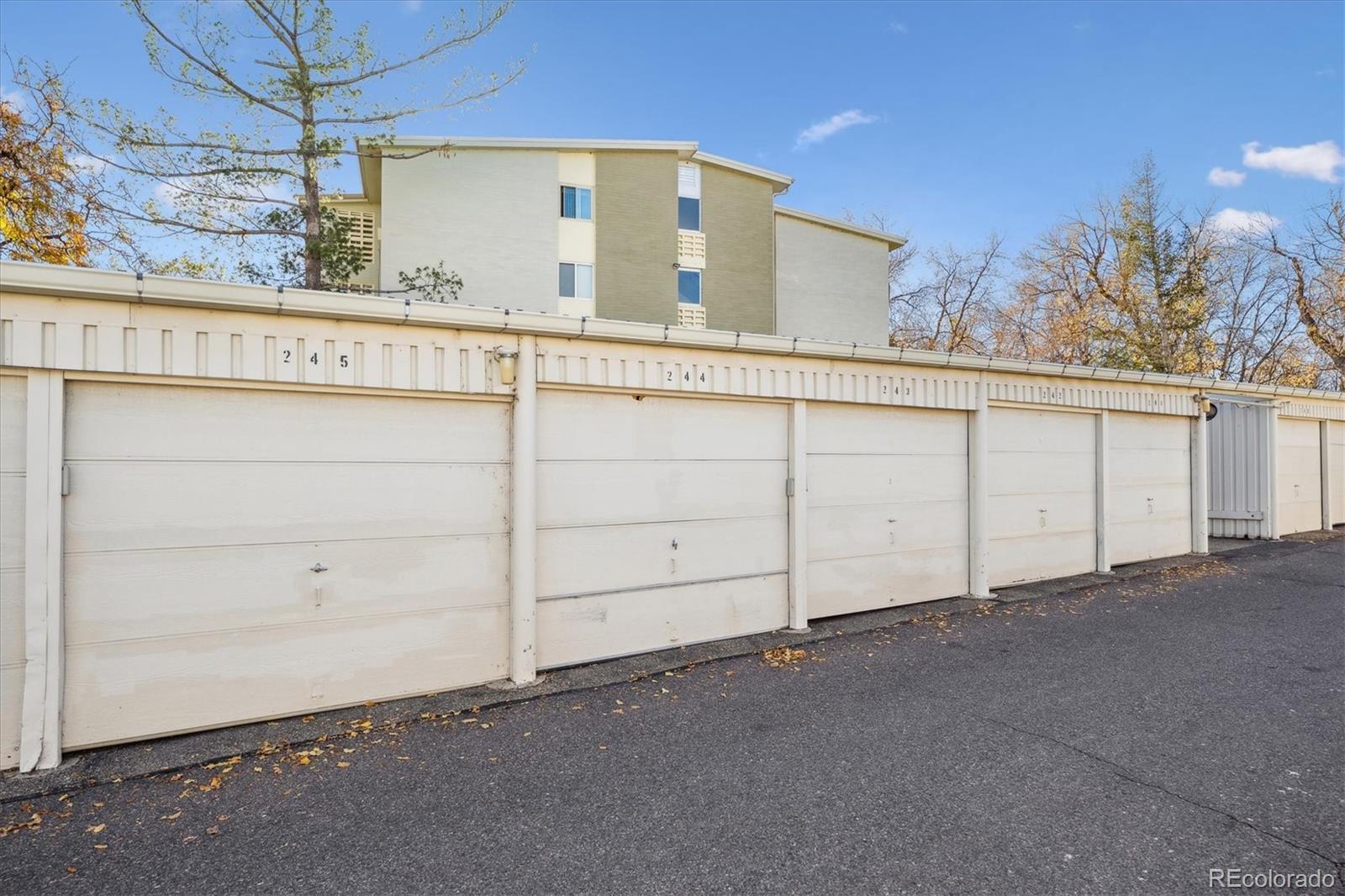 MLS Image #15 for 705 s alton way,denver, Colorado