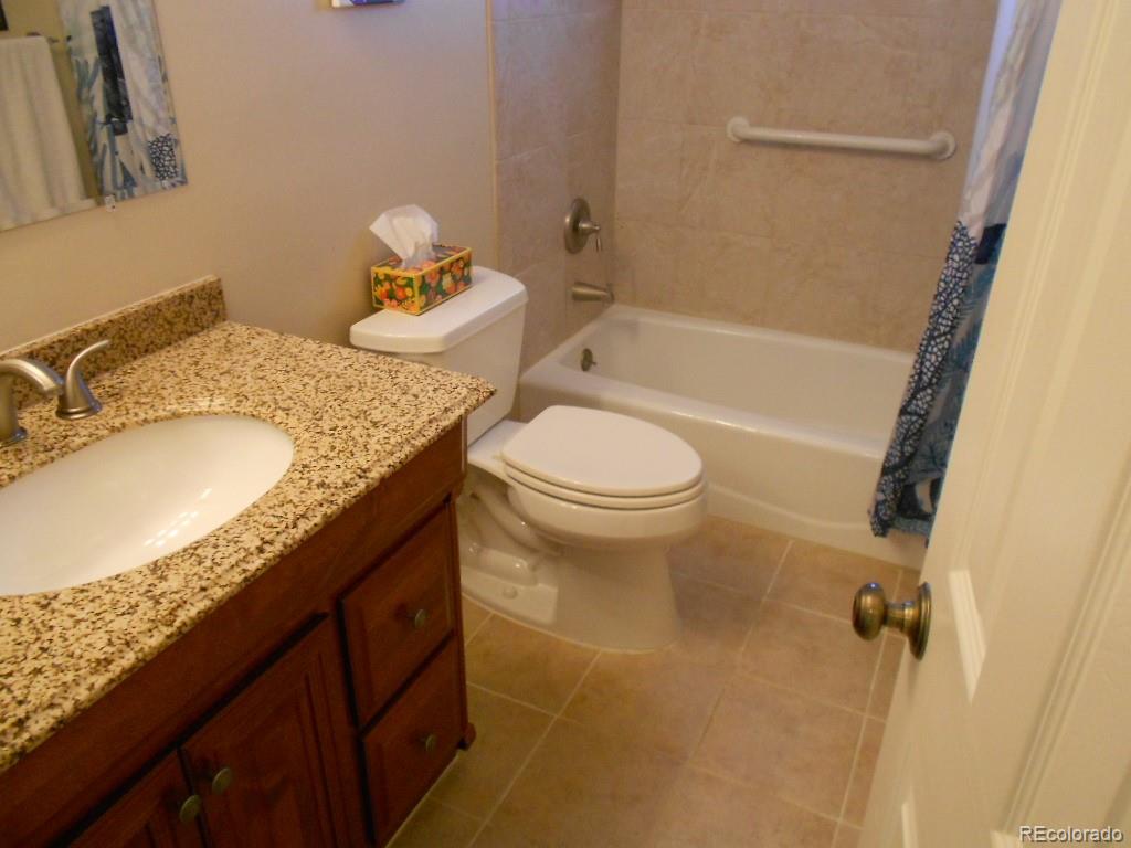 MLS Image #11 for 12484 e alaska avenue,aurora, Colorado