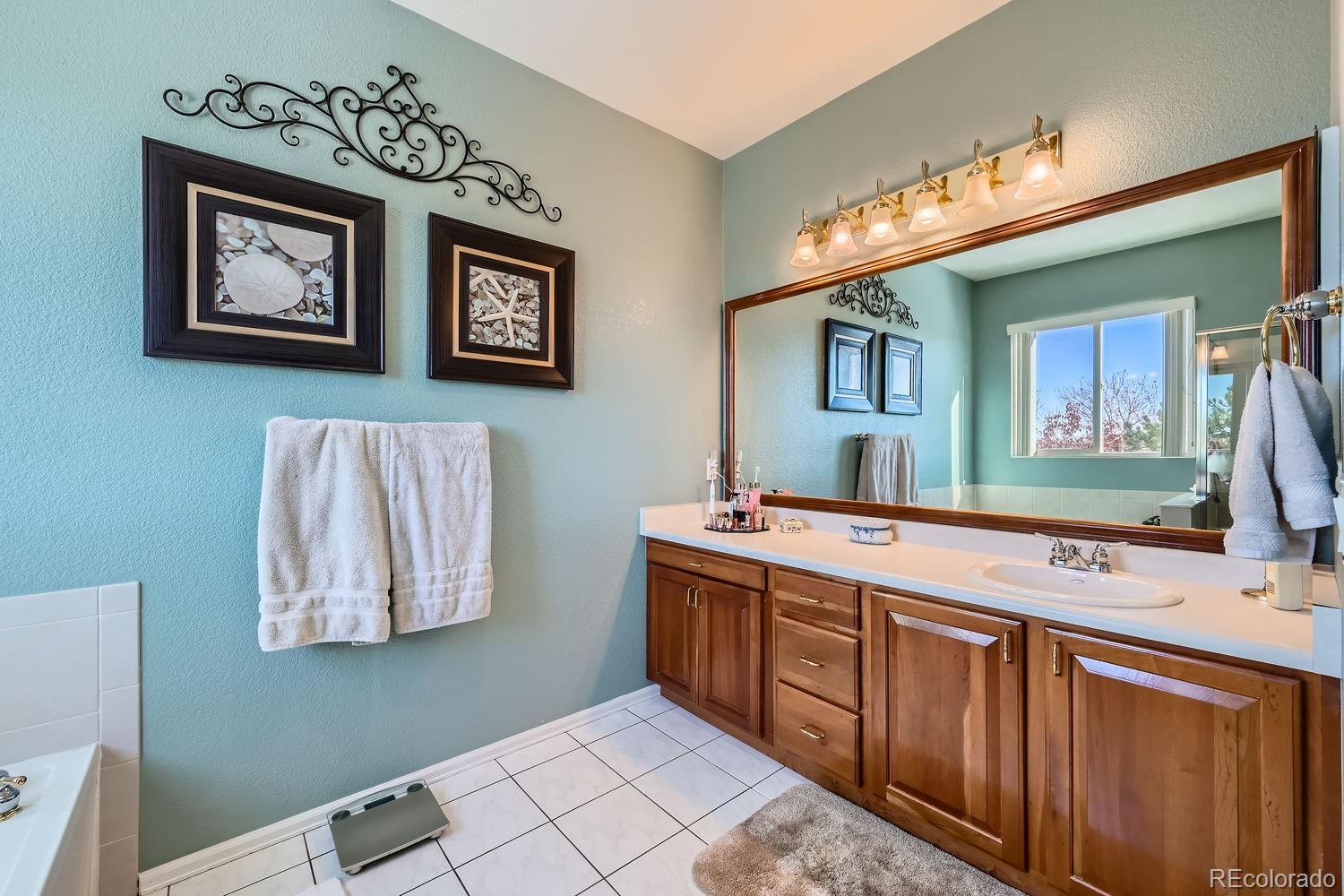 MLS Image #12 for 22705 e long drive,aurora, Colorado