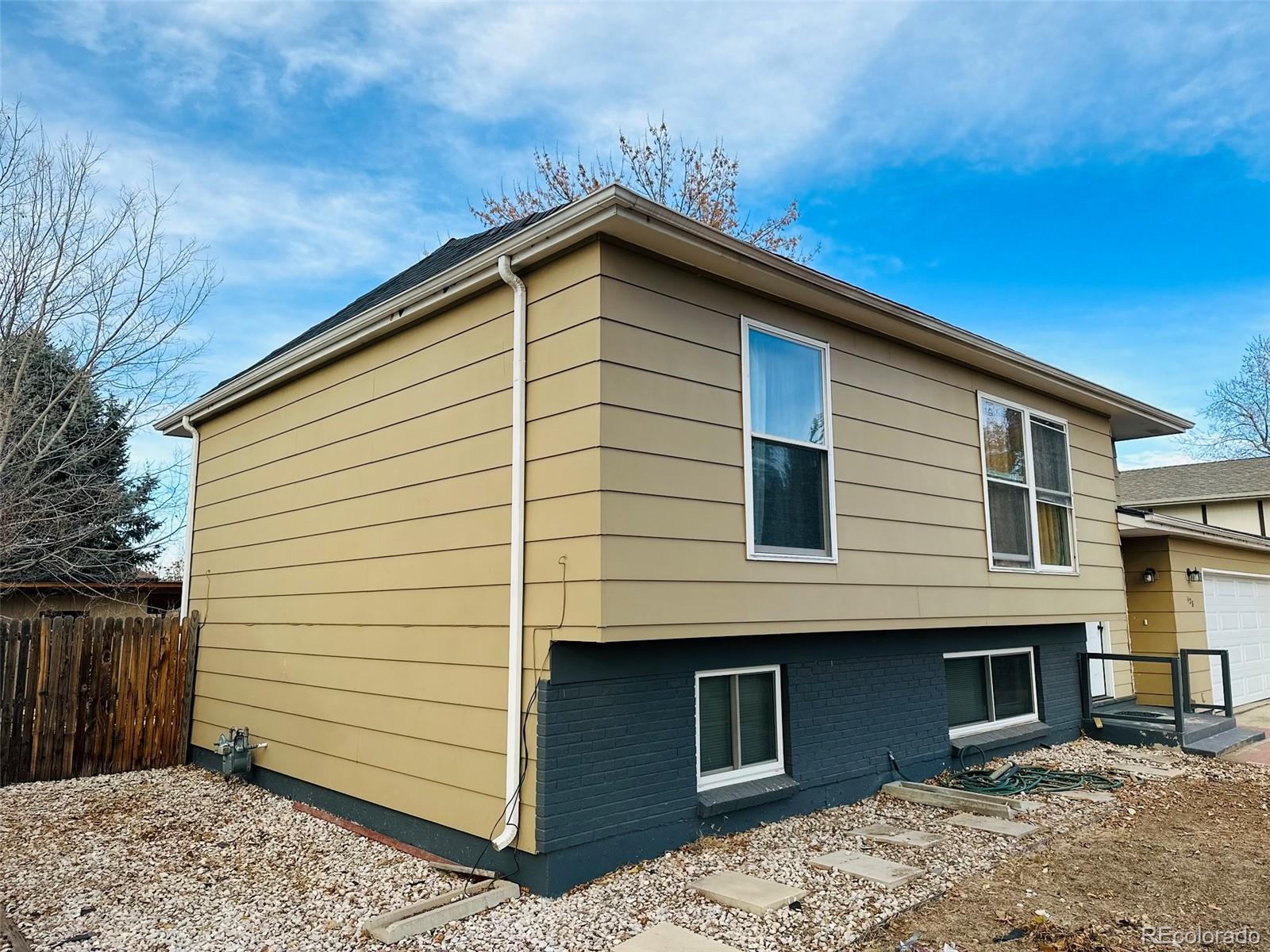 MLS Image #4 for 428 s lima circle,aurora, Colorado