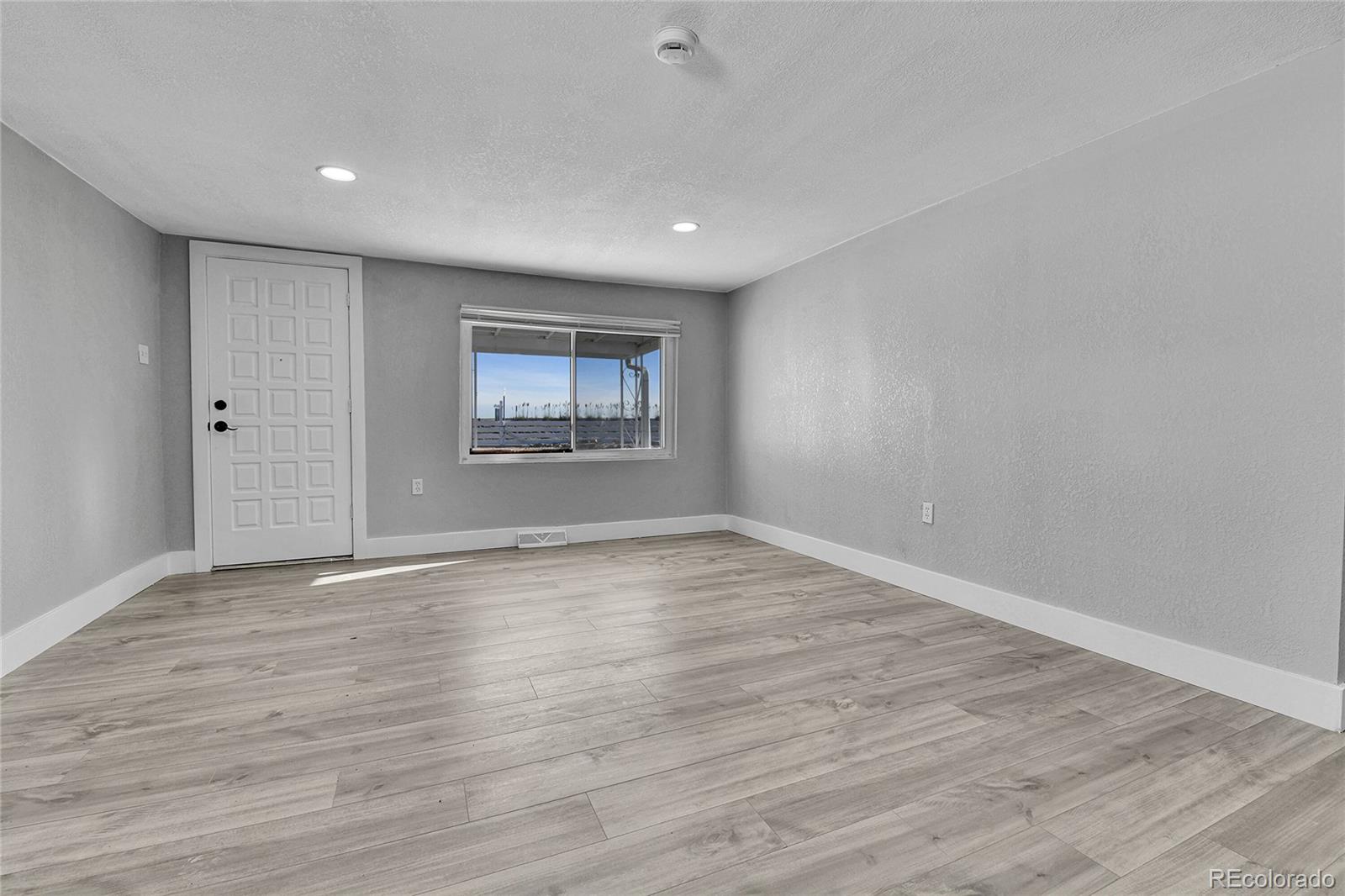 MLS Image #4 for 6621  quebec street,commerce city, Colorado