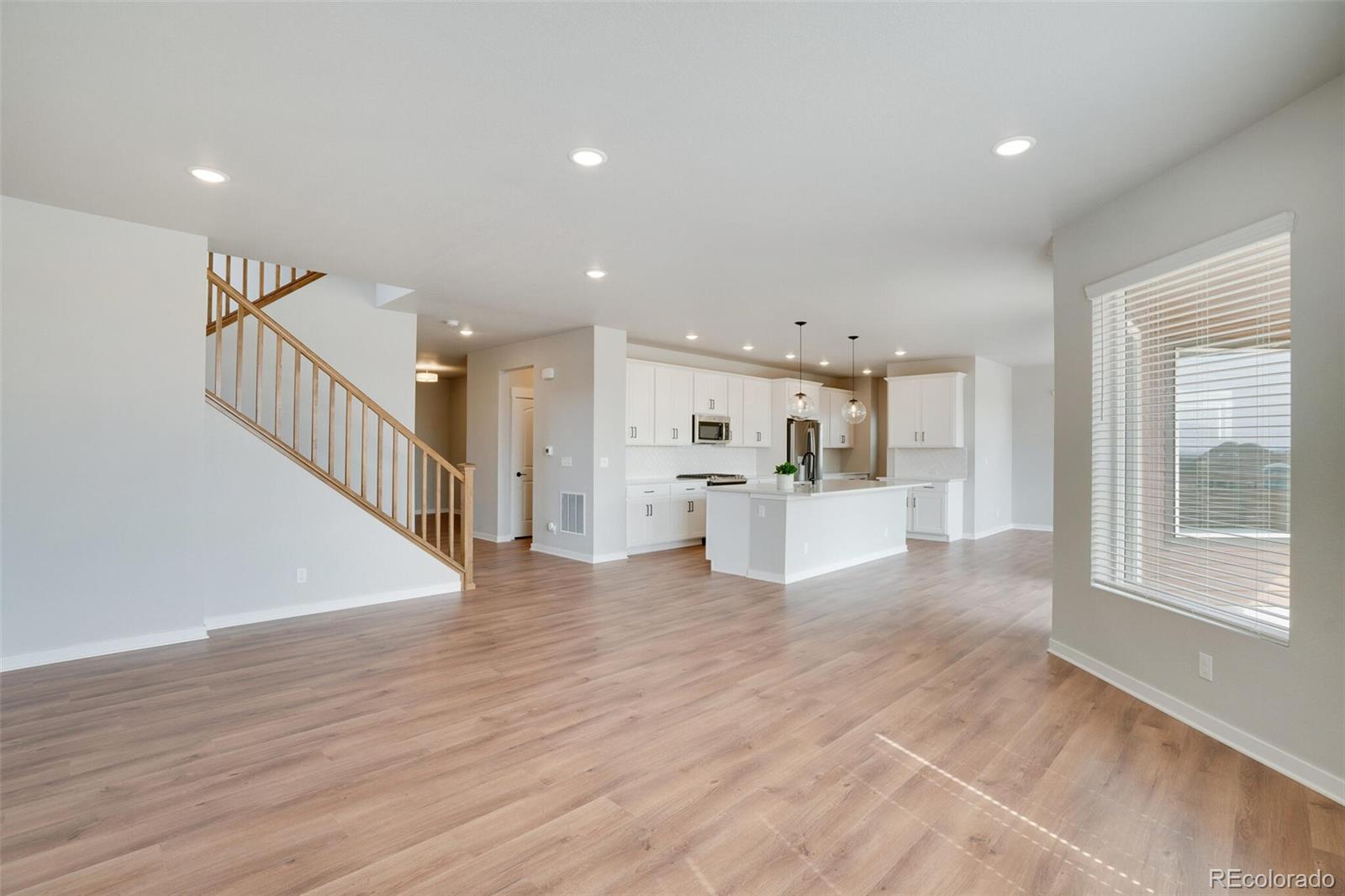 MLS Image #8 for 954  plum creek court,brighton, Colorado