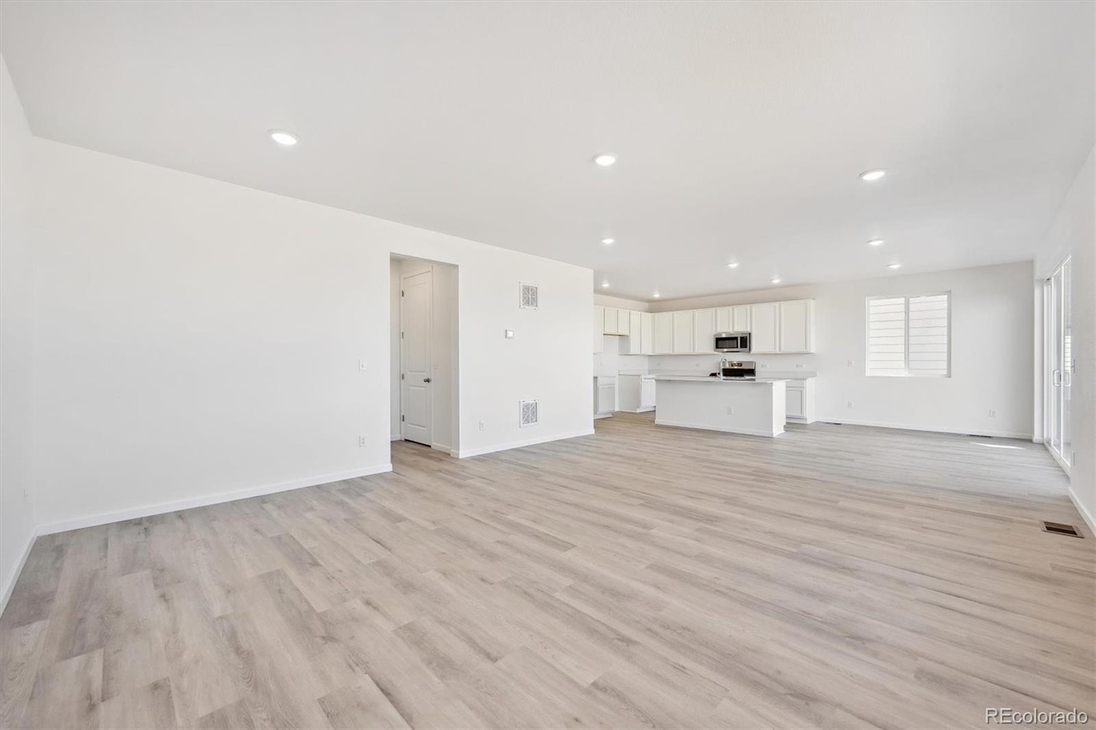 MLS Image #10 for 220  lark sparrow way,bennett, Colorado