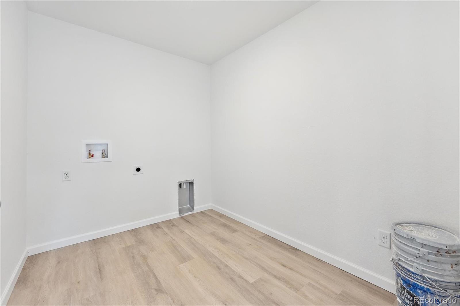 MLS Image #14 for 220  lark sparrow way,bennett, Colorado