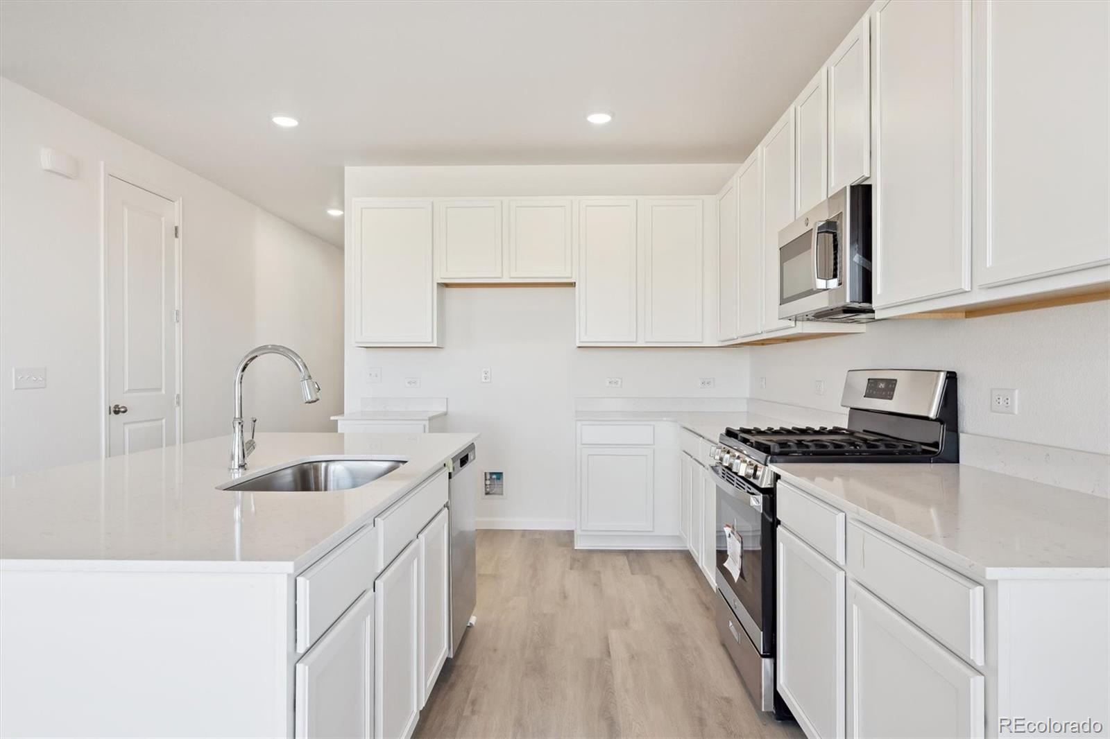 MLS Image #7 for 220  lark sparrow way,bennett, Colorado