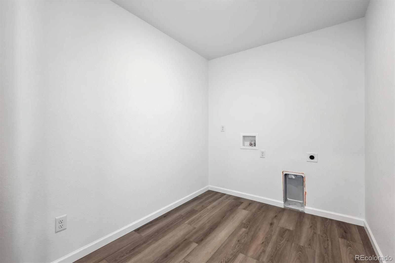 MLS Image #14 for 250  lark sparrow way,bennett, Colorado